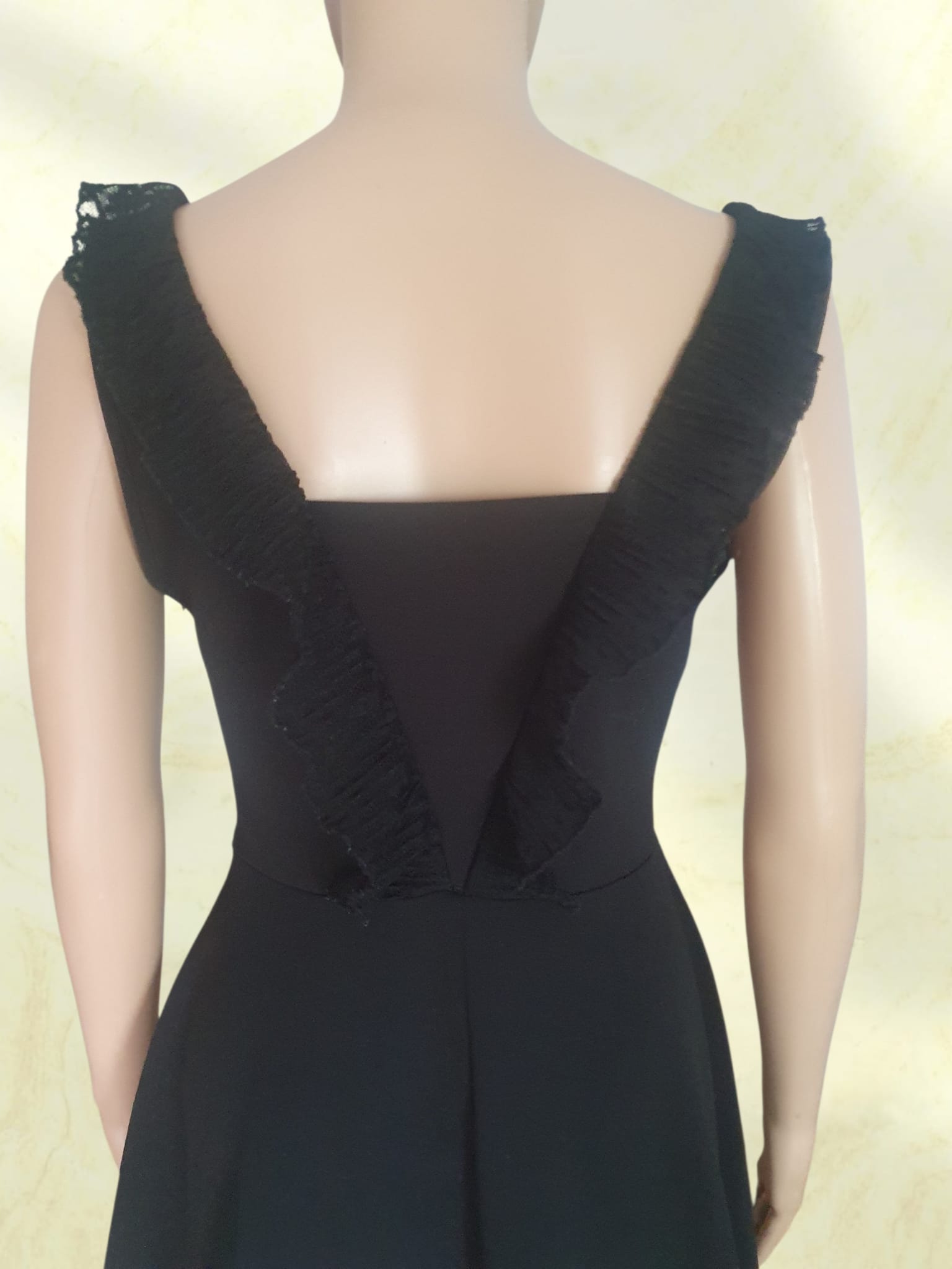 Petite Robe Noire Patineuse à Dentelle et Volants - Esther.H Paris - Taille S