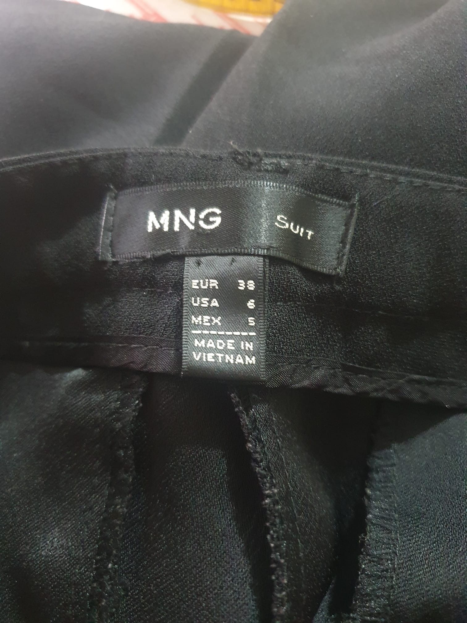 Pantalon de Costume Noir MNG Suit – Élégance, Chic et Tendance T40