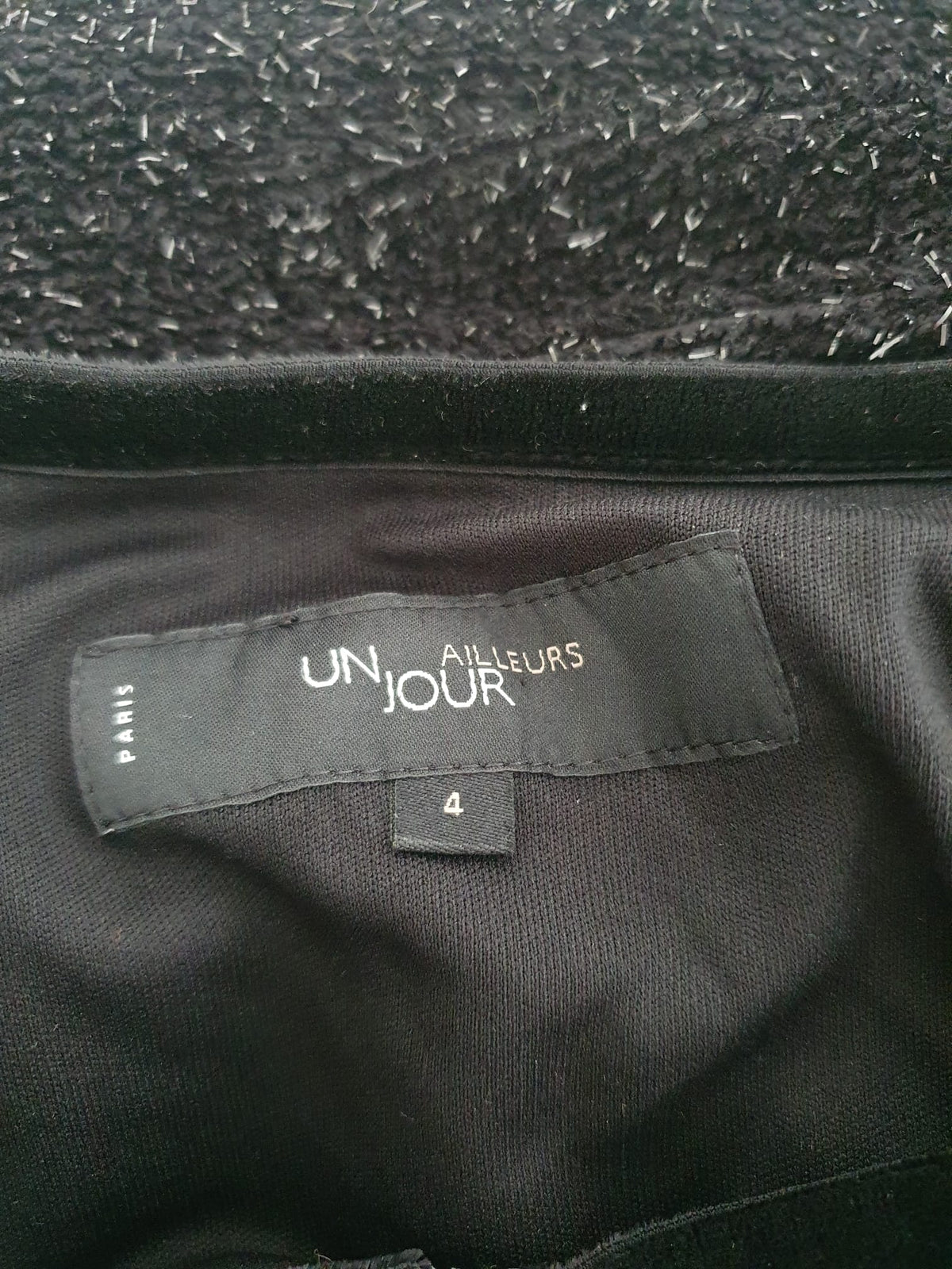 Gilet Noir Pailleté "Un Jour Ailleurs" – Chic, Élégant et Tendance. Taille 42/44