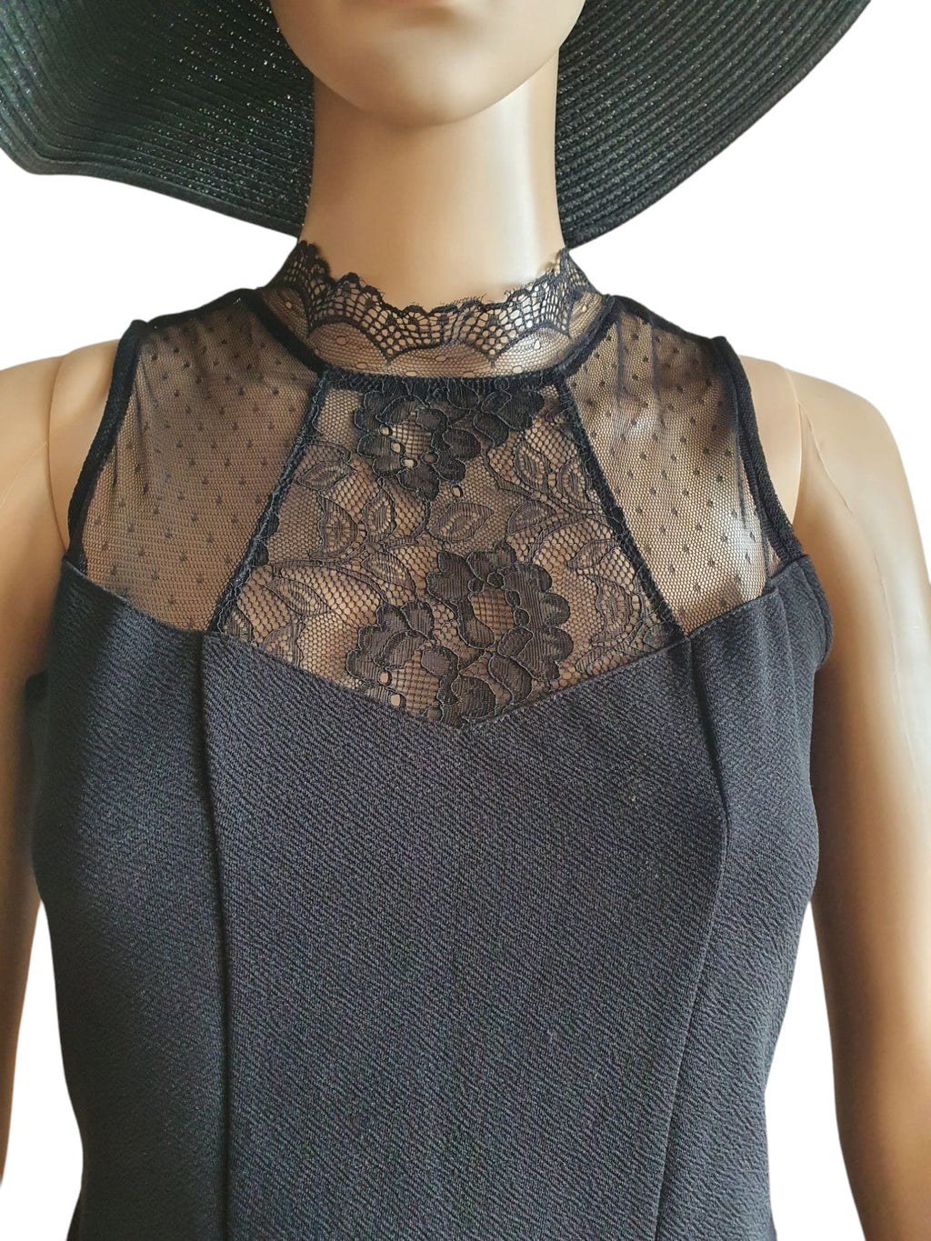 Petite robe noire Patineuse - Col Montant Dentelle & Plumetis T38